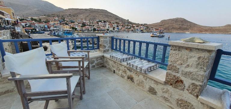 Halki Sea Breeze - a waterfront villa - B&B Halki
