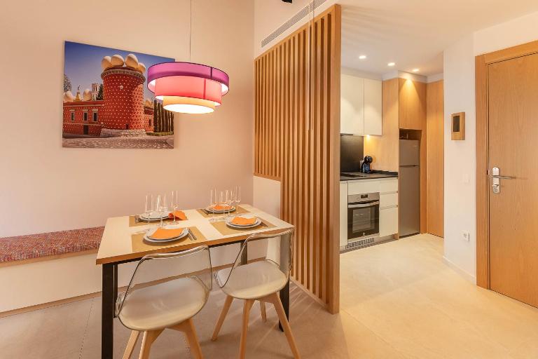 C&C Apartments - Bed and Breakfast Figueres