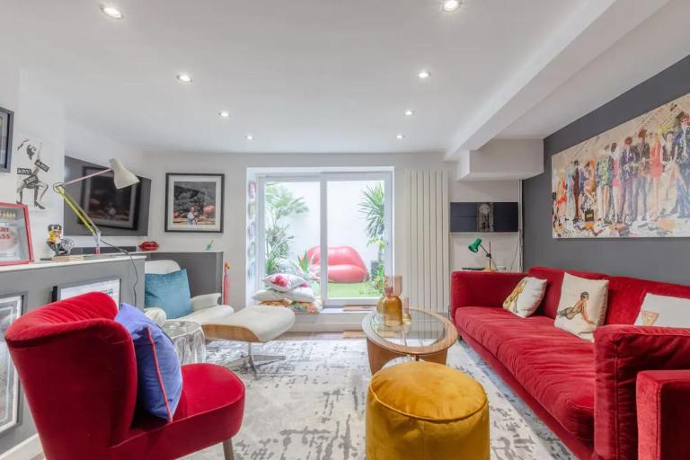 Swanky Apartment in Bethnal Green with Garden - Chambres d'hôtes Londres