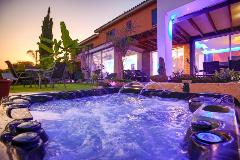 Luxury Marissa Villa - Ferienwohnung Chlórakas