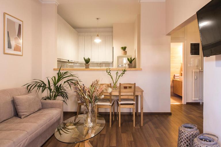 Luxury Apartment with Jacuzzi Close to Acropolis - Living Stone Zircon - B&B Atenas