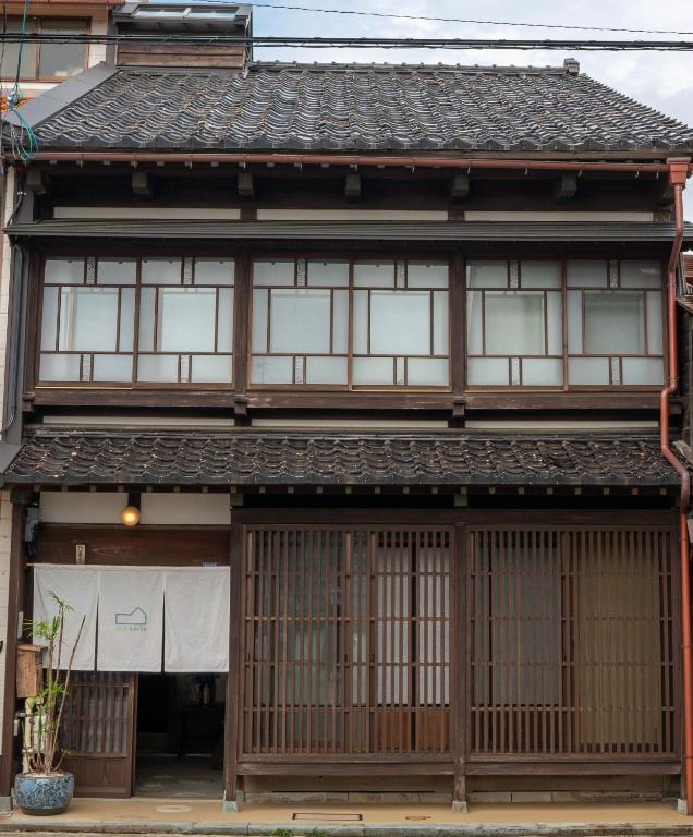 金沢町家ゲストハウスかるた - B&B Kanazawa