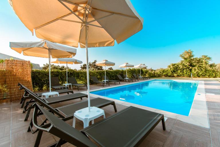 Koulouris Apartments & Studios - Bed and Breakfast Kalyves