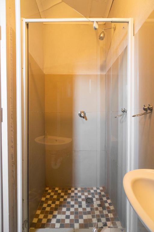 Hasate Guest House ,4 st james street Oakdale Belliville Cape Town South Africa - B&B Città del Capo