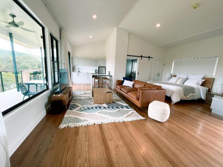 Seven Peaks Farm Stay - B&B Birru