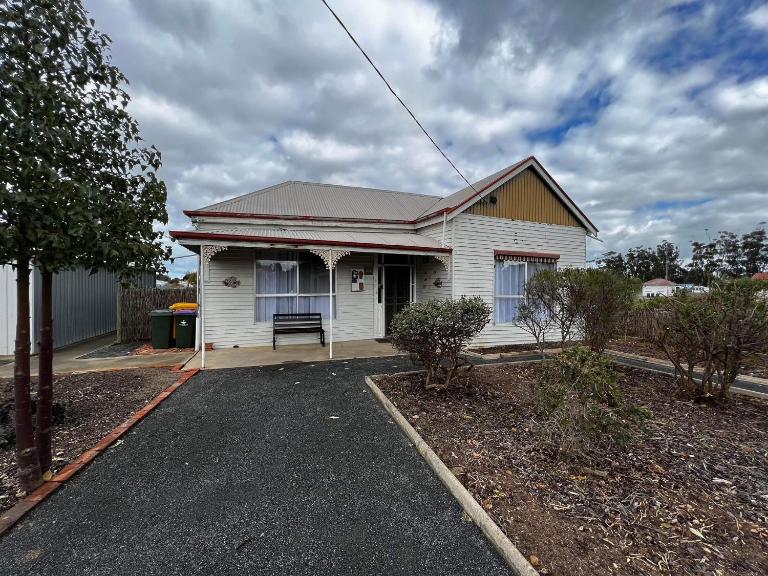 The Crooked Cottage - B&B Murtoa