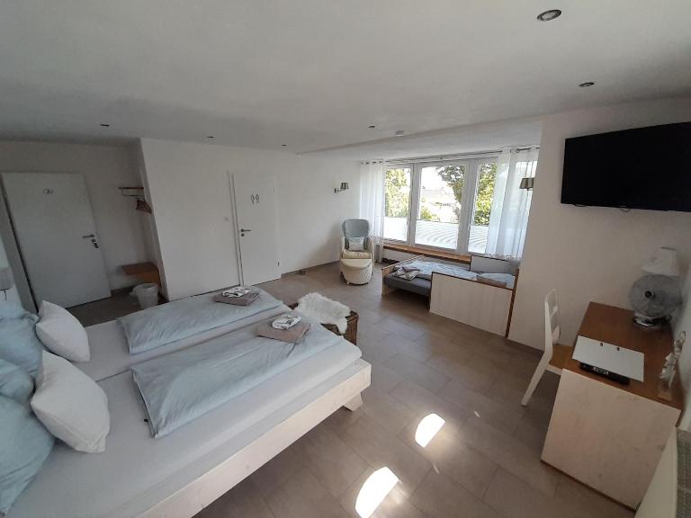 Pension Zweite Heimat - Ferienwohnung Wörth am Main