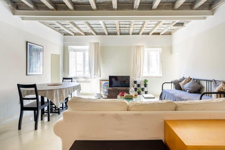 Best Authentic Apartment Monti 5 mins from Colosseum - Ferienwohnung Rom