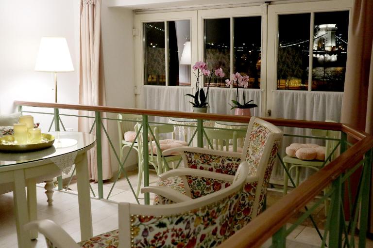 MARVELOSA APARTMENT - Central by the Chain Bridge - B&B Budapest