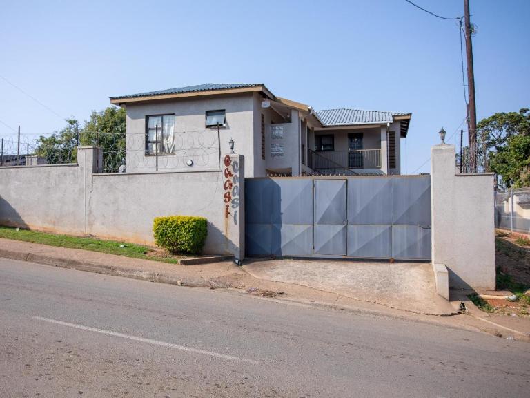 Ekasi Apartments - B&B Mbabane