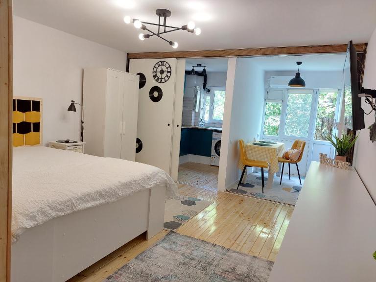 STUDIO 22 - B&B Craiova