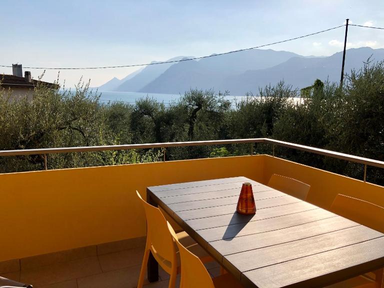 Lake View Sottodossi Apartment - Bed and Breakfast Malcesine