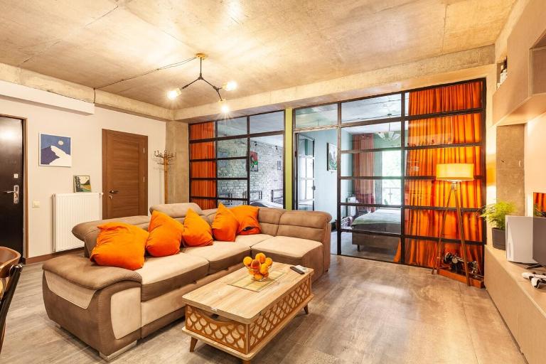 Veli group Apartment near White Bridge ° - Ferienwohnung Kutaissi