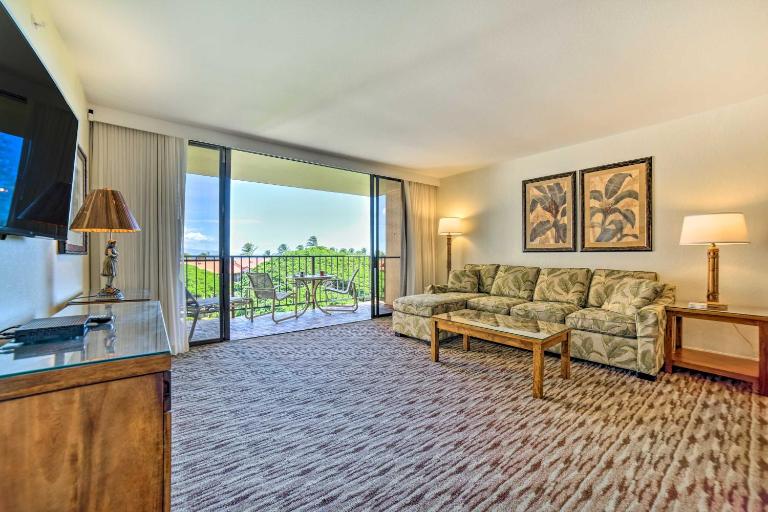 Cute Beachfront Condo w/ Lanai & Resort Pools - Ferienwohnung Kahana