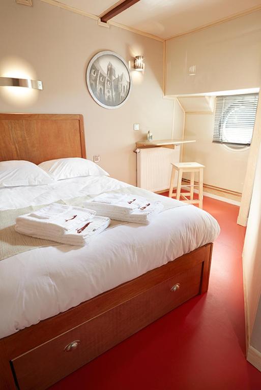 Péniche Daphné's - Bed and Breakfast Auvers-sur-Oise