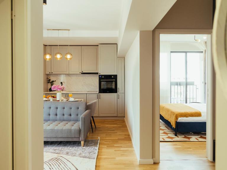 Superb City View - Bright & Stylish - 2BR - Bed and Breakfast Boekarest