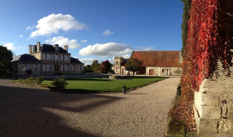 Grand gîte 15 personnes, 9 chambres, 100km de Paris en Exclusivité - B&B Septmonts