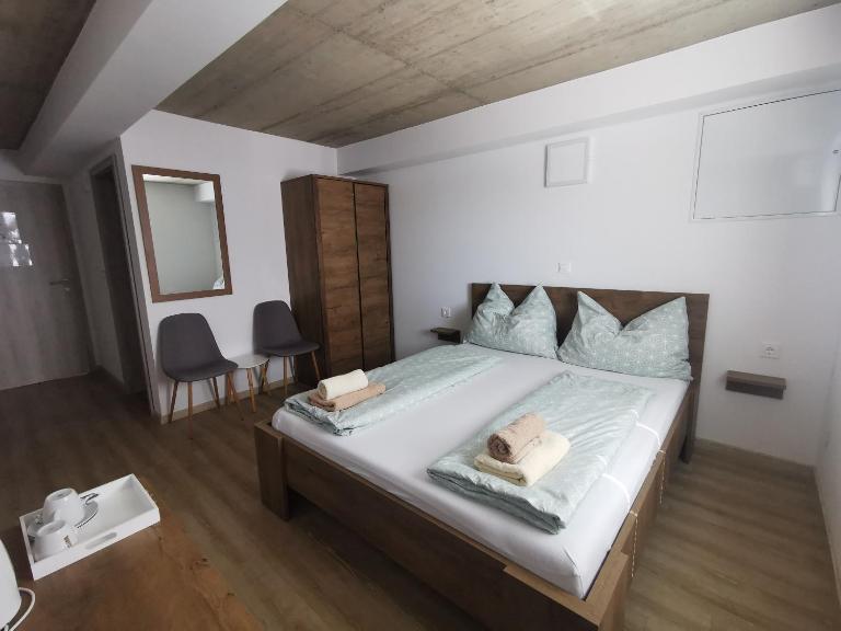 Sobe, Rooms B&B - Vina Kauran - Ferienwohnung Zgornji Jakobski Dol