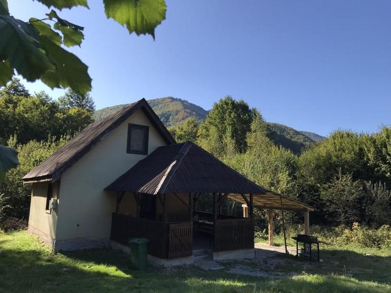 Roua - Apuseni Mountains - B&B Pietroasa