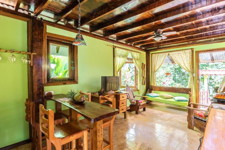 casa chilamates - B&B Tortuguero