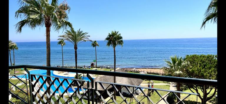 MI CAPRICHO, Beach Front Apartment P14 3ºB - B&B Mijas Costa