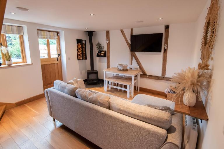 Bramble Cottage - Cosy 2 Bed With Deluxe HOT TUB & Log Burner - Ferienwohnung Hereford