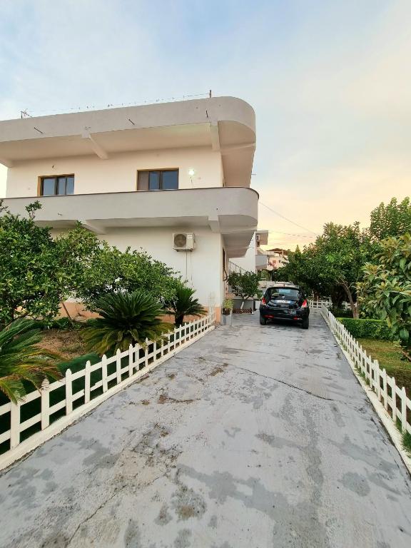 GUEST HOUSE VILA ELEZI - Ferienwohnung Durrës