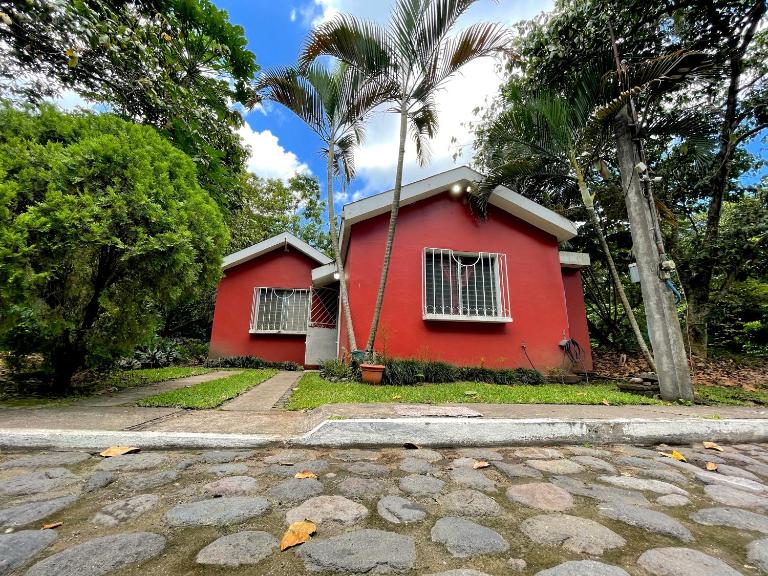 Casa a 5 minutos de los parques del IRTRA - Ferienwohnung Pucá