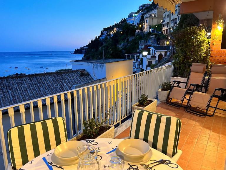 Arco Apartment Amalfi Coast by ACHS - B&B Vietri sul Mare