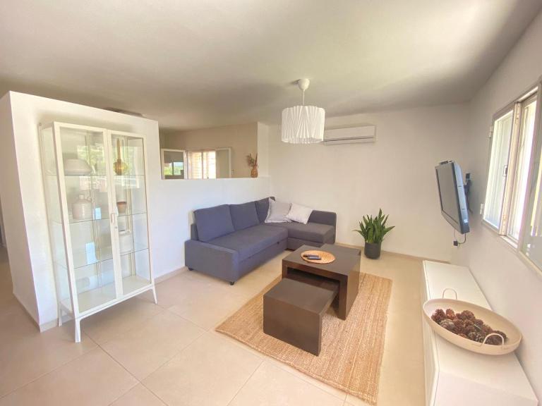 מול האגם - Ferienwohnung maalot Tarshīhā