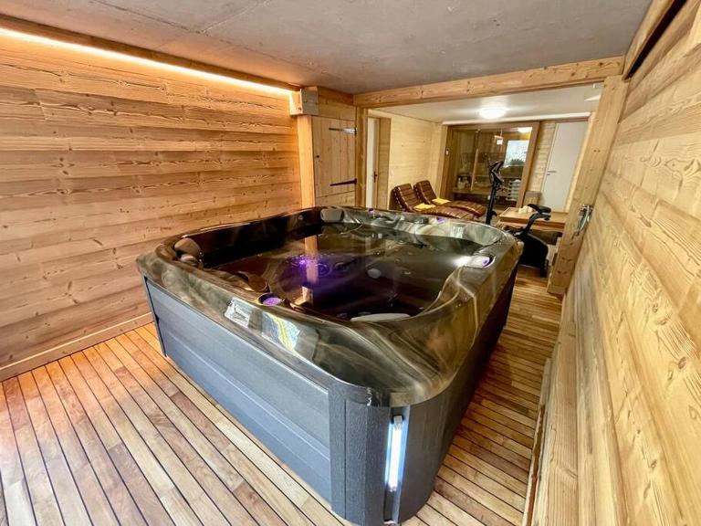 Chalet Kelly, au centre ville avec Jacuzzi - Ferienwohnung Gérardmer