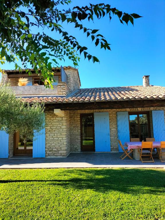 Maison Provençale Spa Sauna Piscine - B&B Mollégès