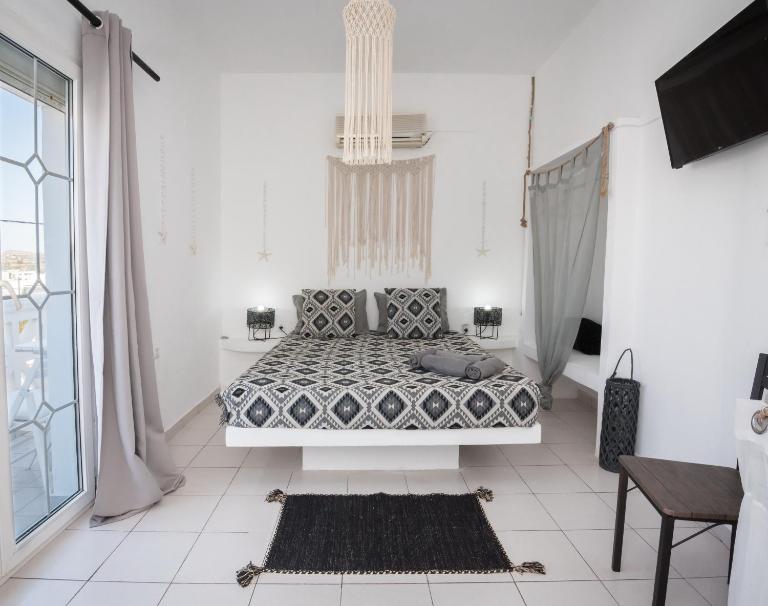 Eris Studios - B&B Adamantas
