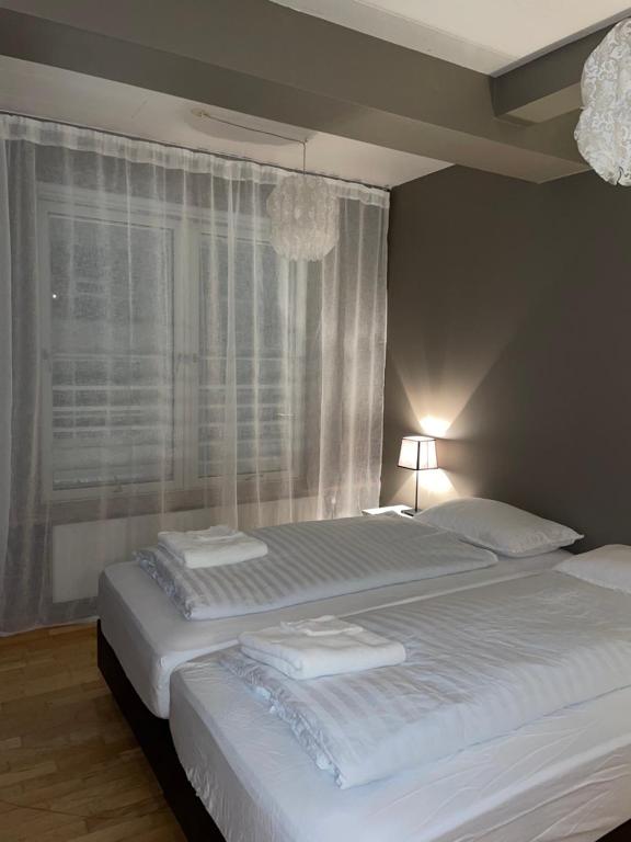 Penthouse on the main street, town center Akureyri - B&B Akureyri