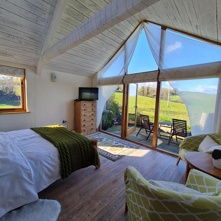 The Old Pottery, Unique Views & Spa-like Bathroom - B&B Ashburton