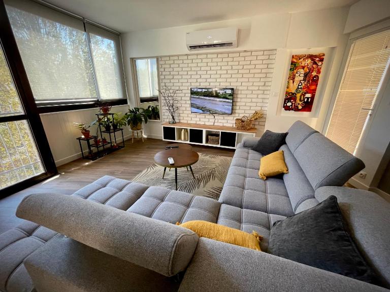 Très bel appartement central, au calme avec balnéo - B&B Perpignano
