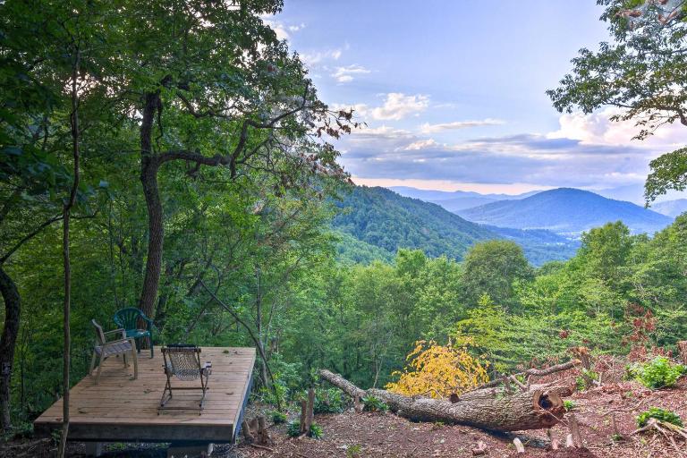 8 Acres + Hiking Trails: Little Switzerland Escape - B&B Spruce Pine