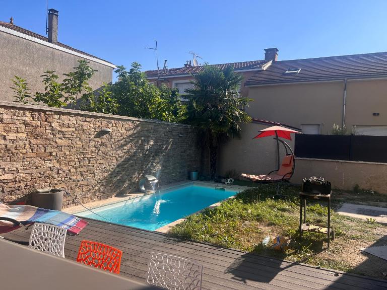 Maison moderne et spacieuse avec piscine - Ferienwohnung Villeurbanne