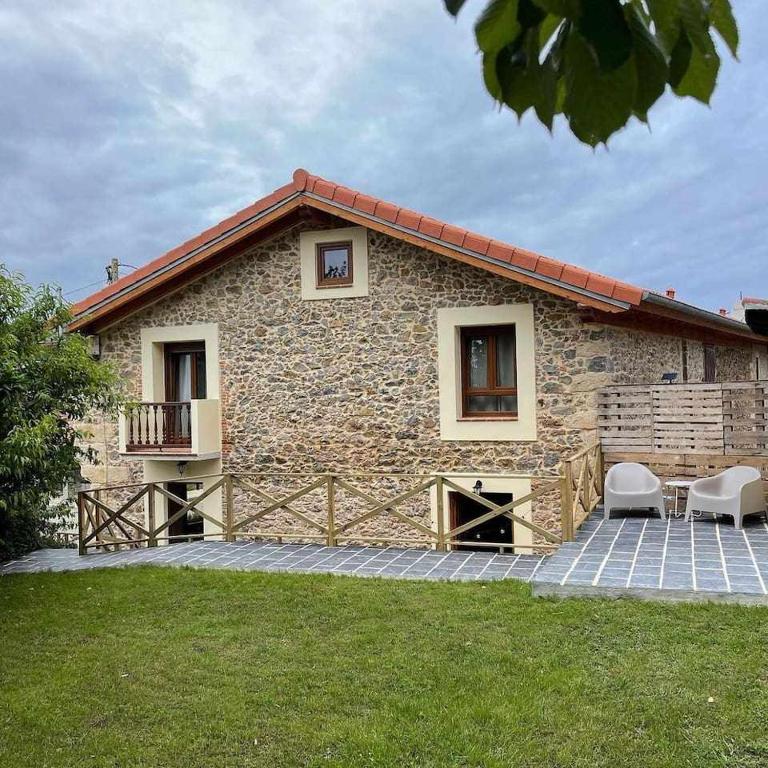 Encuentra el norte en la "Casa del buen camino" - B&B Oreña