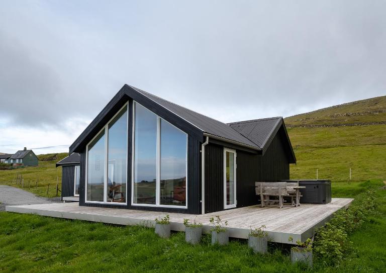 Peaceful Nature Escape in Skálavík - 3BR - Parking - B&B Skálavík