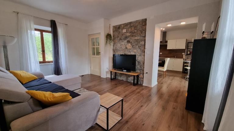 Family Apartment & Studio in Village Center - B&B Komen