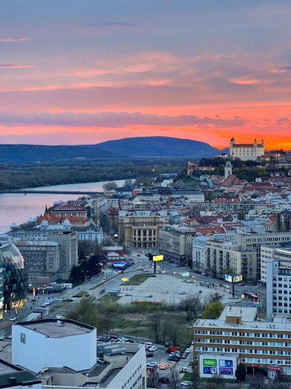 VOiR Apartment - Ferienwohnung Bratislava