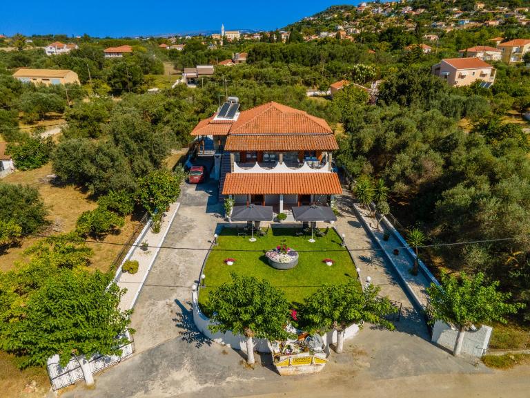Afroditi Holiday Home - Blue Apartment - B&B Svoronáta