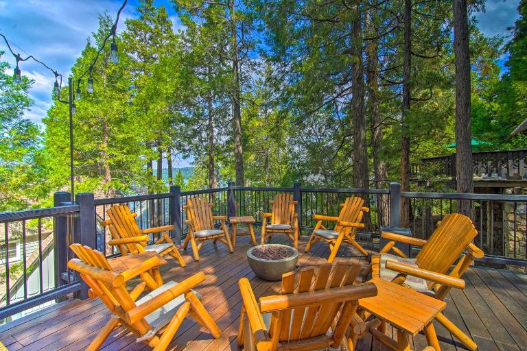 Vintage Lake Arrowhead Cabin - Walk to Lake! - Bed and Breakfast Lake Arrowhead