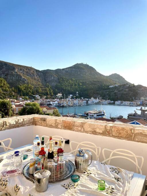 Stunning 4 bedroom villa on Kastellorizo - Chambres d'hôtes Megísti