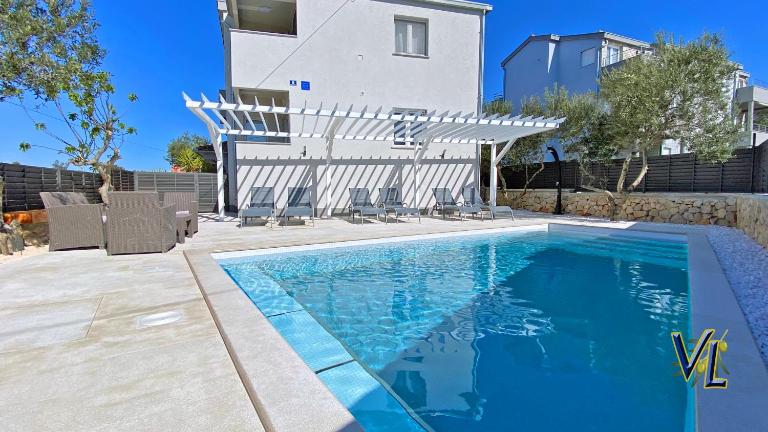 Pakostane - VRGADA -appartement 50 m2 avec piscine - Ferienwohnung Pakostane