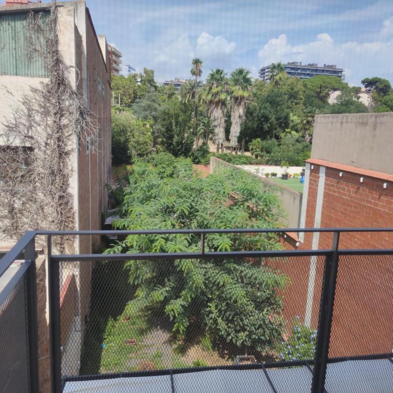 Apartment with a view close to the beach - B&B Badalona