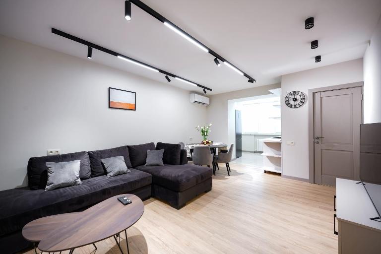 Perfect 2-BDR apt w/Balcony City Centre, MyStreet company - B&B Jerevan