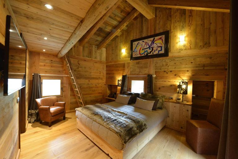 La Maison de Dolphe Chalet de Charme & Art gallery - Chambres d'hôtes Brusson
