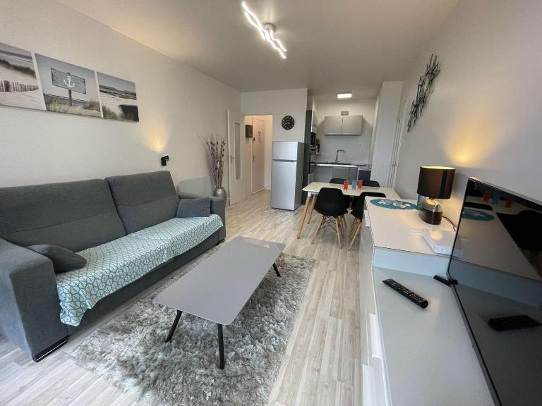 Appartement rénové 2 pièces, 4 couchages, parking, proche plage - Saint-Hilaire-de-Riez - FR-1-224C-121 - Chambres d'hôtes Saint-Hilaire-de-Riez